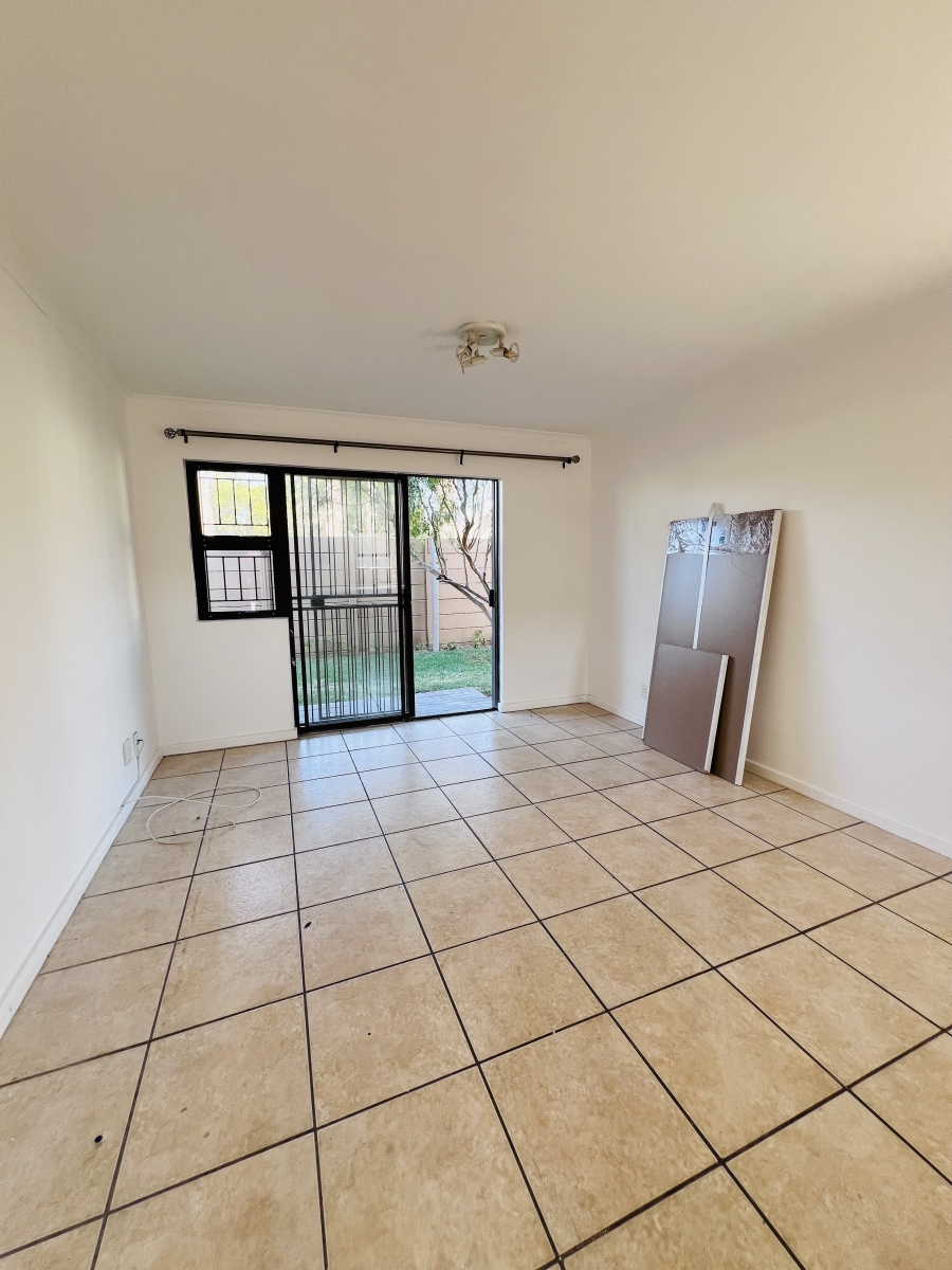 2 Bedroom Property for Sale in Sea Breeze Western Cape